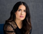 Salma Hayek: il suo selfie senza trucco a 52 anni è sorprendente