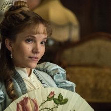 Carnival Row: Tamzin Merchant in una scena della serie