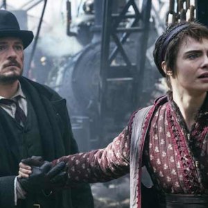 Carnival Row: Cara Delevingne e Orlando Bloom in una scena della serie