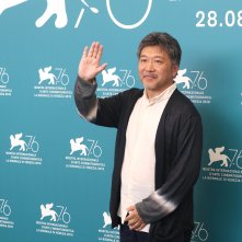 Venezia 2019: il regista Kore-eda Hirokazu al photocall di Le verità