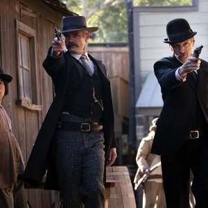 Deadwood - Il Film: John Hawkes, Timothy Olyphant in  una scena del film