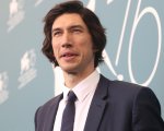 Adam Driver abbandona un'intervista per non sentire la propria voce mentre recita!