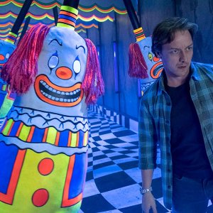 IT: Chapter 2, una scena del film con James McAvoy