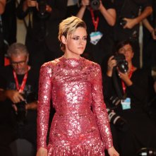 Venezia 2019: una foto di Kristen Stewart sul red carpet di Seberg