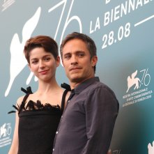 Venezia 2019: Gael García Bernal e Mariana di Girolamo al photocall di Ema