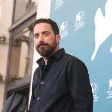 Venezia 2019: Pablo Larrain al photocall di Ema