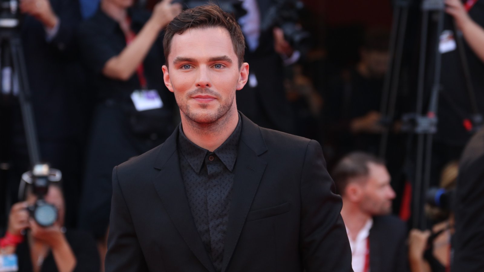 Nicholas Hoult alla Mostra di Venezia