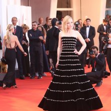 Venezia 2019: uno scatto di Cate Blanchett sul red carpet di Joker