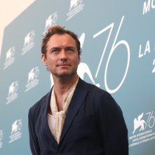 Venezia 2019: uno scatto di Jude Law al photocal di The New Pope