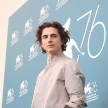 Venezia 2019: Uno scatto di Timothée Chalamet al photocall de Il Re