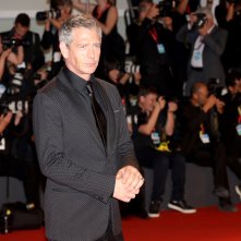 Venezia 2019: Ben Mendelsohn sul red carpet di Il Re