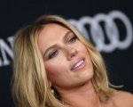 Scarlett Johannson difende Woody Allen dalle accuse: 'Gli voglio bene e gli credo'