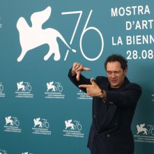 Venezia 2019: Claudio Santamaria durante il photocall di Tutto il mio folle amore