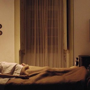 The Domain: Sandra Faleiro, Albano Jerónimo in una scena del film