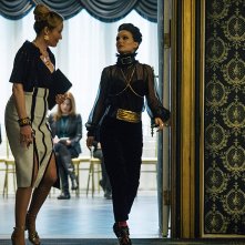 Vox Lux: Natalie Portman, Jennifer Ehle in una scena del film