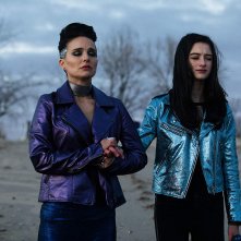 Vox Lux: Natalie Portman e Raffey Cassidy in una scena