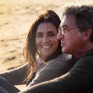 Grandi bugie tra amici: Clémentine Baert, François Cluzet in una scena del film