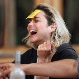 Grandi bugie tra amici: Marion Cotillard in una scena