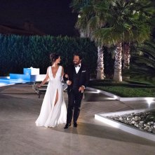 Tutta un'altra vita: Ilaria Spada con Enrico Brignano in una scena del film