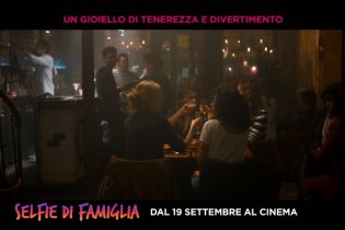 Selfie Di Famiglia I Trailer Italiano Ufficiale Hd