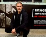 Joaquin Phoenix, protesta vegan: anche l'attore alla manifestazione di Toronto