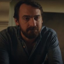 The Cry: Ewen Leslie in una scena della serie