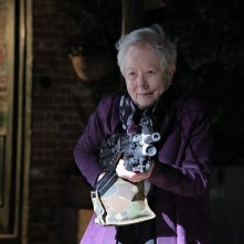 Eat Local - A cena coi vampiri: Annette Crosbie in una scena del film