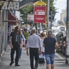 Il colpo del cane: Edoardo Pesce in una scena del film