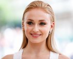 Sophie Turner, star de Il Trono di Spade, protagonista della serie Survive