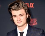 Stranger Things: Joe Keery ha tagliato i capelli e i fan non l'hanno presa bene