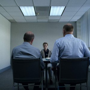 Unbelievable: l'attrice Kaitlyn Dever in una foto della serie