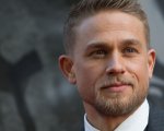 Shantaram: Charlie Hunnam protagonista della serie Apple!