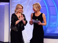Emma Marrone, un tumore la obbliga a fermarsi di nuovo? Maria De Filippi le scrive