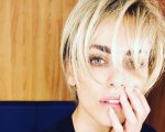 Miriam Leone bionda come Eva Kant: su Instagram il colpo di testa