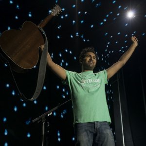 Yesterday: una scena del filmcon Himesh Patel