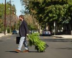 Between Two Ferns: il Film, la recensione: su Netflix, la risata che seppellisce Hollywood