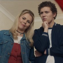 Derry Girls: Dylan Llewellyn, Saoirse-Monica Jackson IN una scena della serie