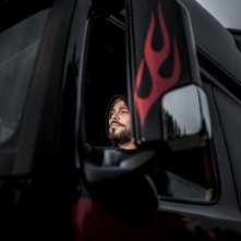 Drive me Home: Marco D'Amore in una scena del film