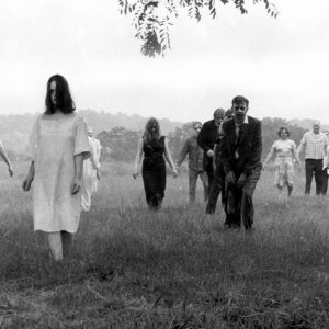 La notte dei morti viventi - una scena del film di Romero
