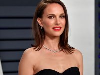 Thor: Love and Thunder, Natalie Portman scherza su Lady Thor e la sua somiglianza con Hemsworth