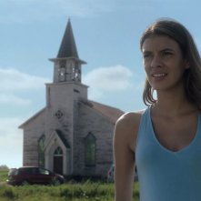 Nell'erba alta: Laysla De Oliveira in una scena del film