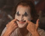Joker, Joaquin Phoenix: rabbia e insulti sul set in un video