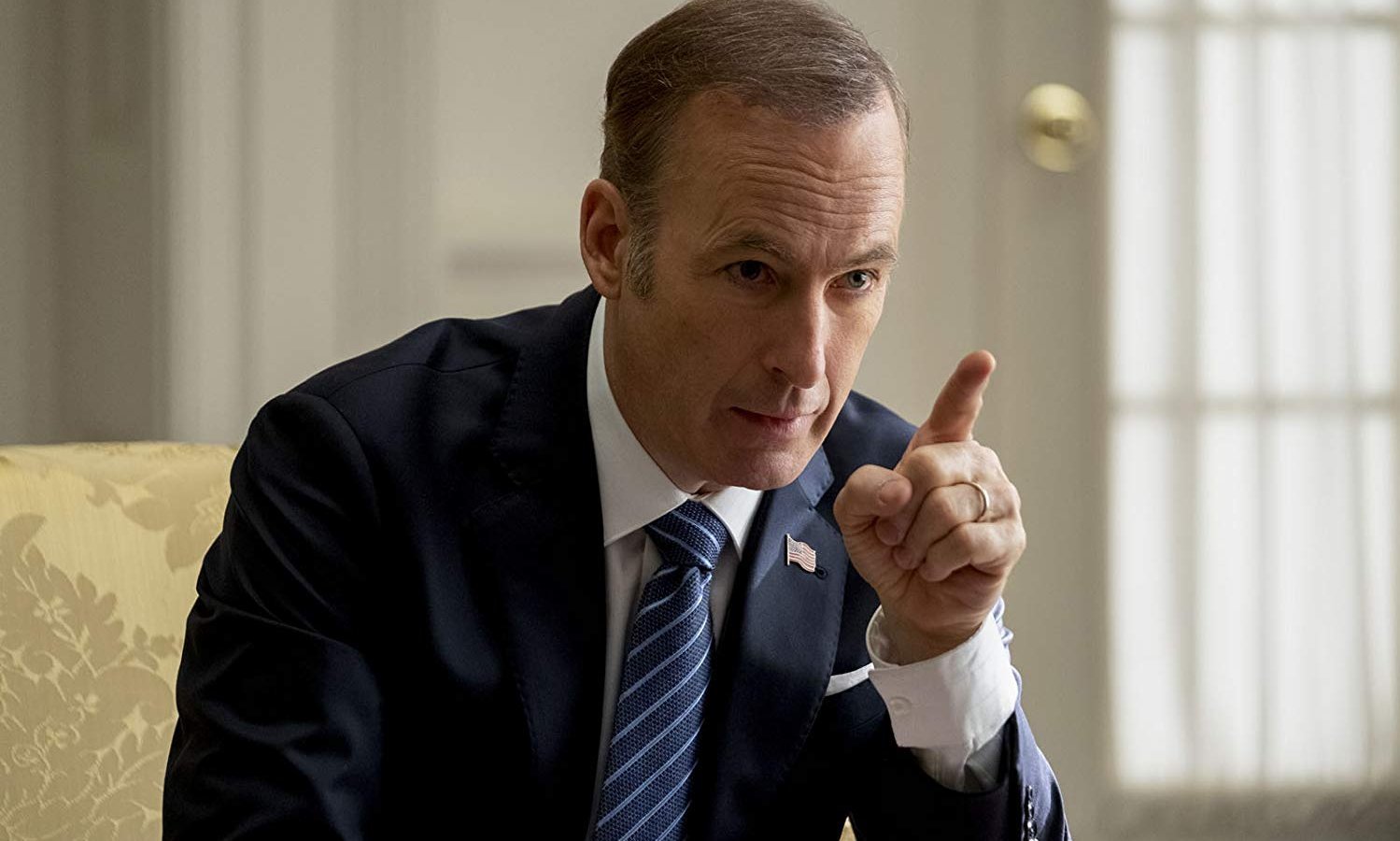 Bob Odenkirk in una scena di Non succede ma se succede