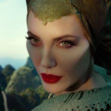Maleficent: Signora del Male, un primissimo piano di Angelina Jolie