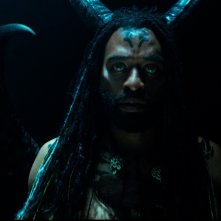 Maleficent: Signora del Male, Chiwetel Ejiofor in una scena del film