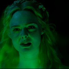 Maleficent: Signora del Male, una scena con Elle Fanning, interprete di Aurora