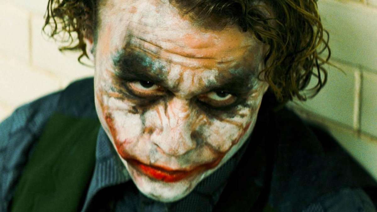 il cavaliere oscuro il destino del joker di heath ledger svelato da un videogame cancellato da Movieplayer.it il cavaliere oscuro il destino del joker di heath ledger svelato da un videogame cancellato