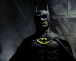 Crisis on Infinite Earths: il crossover renderà omaggio a Batman in versione Michael Keaton