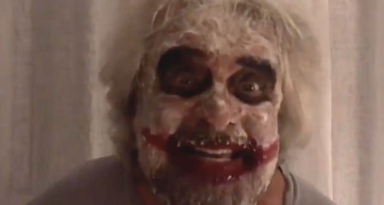 Beppe Grillo come Joker appare in video a Napoli: "Sono io ...