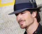 Ian Somerhalder lascia il suo numero di telefono ai fan su Instagram!